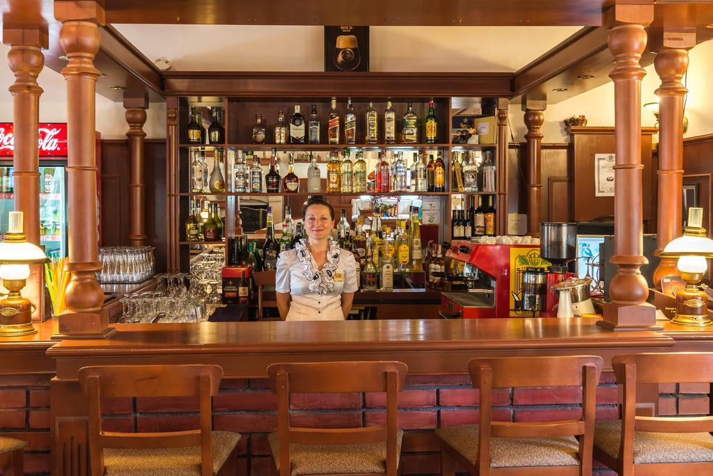艾利纳酒店 潘波洛沃 外观 照片